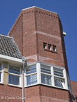 Uitbouw met erkers in de vorm van een toren.
<br/>
Corrie Groen- Pickhard, 2016-05-08